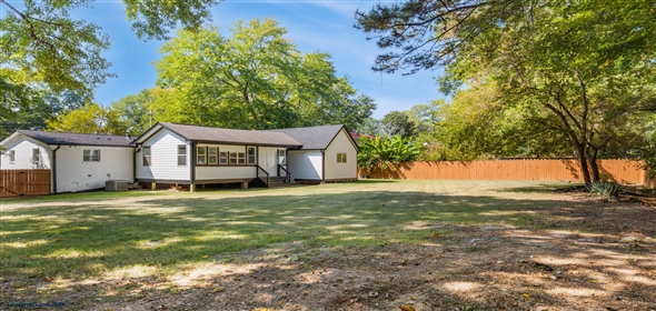 675 Inglewood Drive SE Smyrna Georgia, 30080 | Stunning Mid-Century Modern Ranch Farmhouse