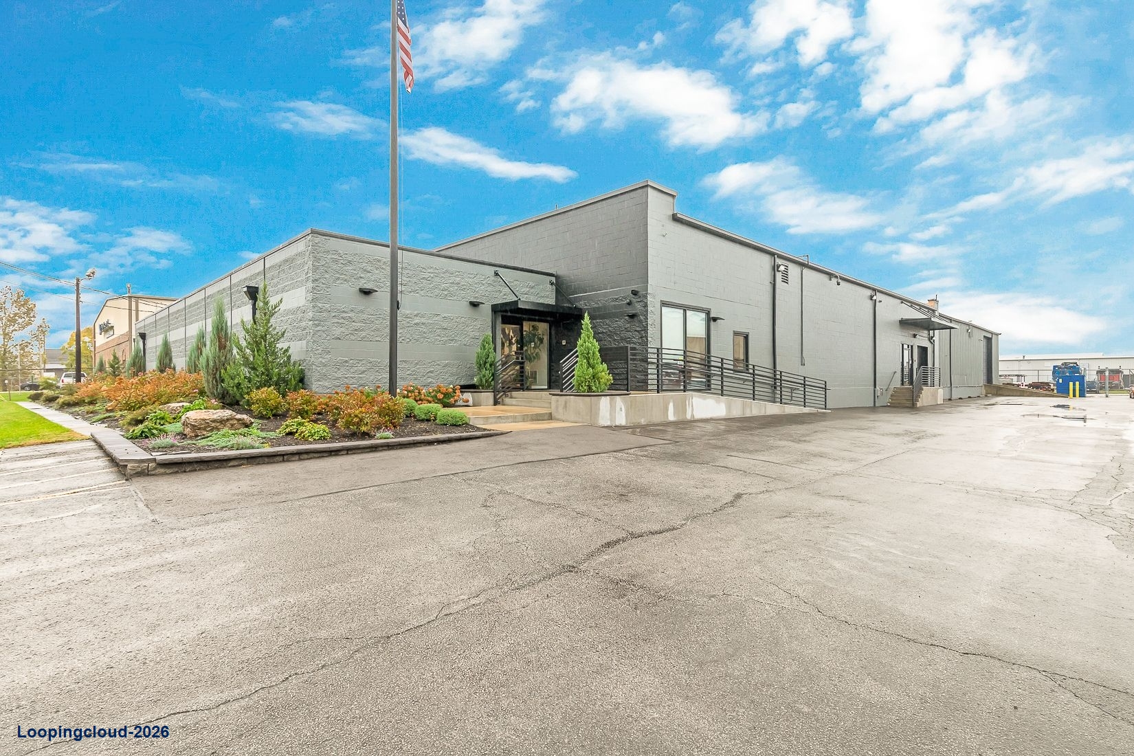 20,000 SF Office & Warehouse with Secure Yard – Ideal Contractor HQ