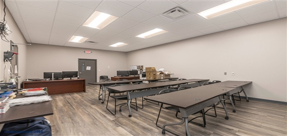 4676 Jennings Ln Louisville Kentucky, 40218 | 20,000 SF Office & Warehouse with Secure Yard – Ideal Contractor HQ