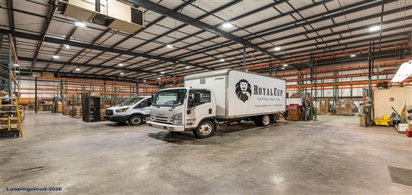 1118 Quality Choice P Louisville Kentucky, 40210 | Modern 20K SF Warehouse Facility with Dock & Drive-In Access