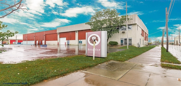 1118 Quality Choice P Louisville Kentucky, 40210 | Modern 20K SF Warehouse Facility with Dock & Drive-In Access