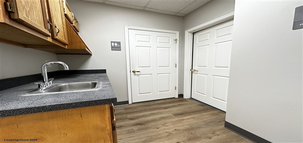 406 Blankenbaker Pkwy Suite J Louisville Kentucky, 40243 | NNN Leased Office Condo Recently Renovated