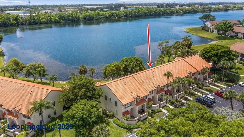 Beautifully Maintained first-floor Condo