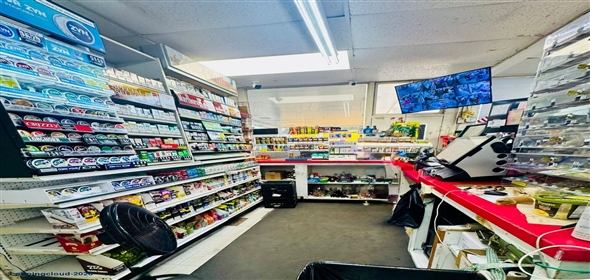 13851 7th Street Dade City Florida, 33525 | (7.35% CAP RATE) DADE CITY PURE NNN MARATHON GAS STATION W/ SIGNATURE 