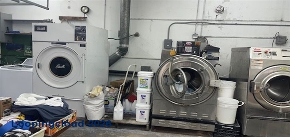 1152 Court Street Clearwater Florida, 33756 | Prime Retail Building 7,668 SF on Highly Trafficked Court St.