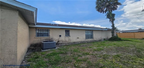 924 31ST ST E Palmetto Florida, 34221 | Single Family Residence