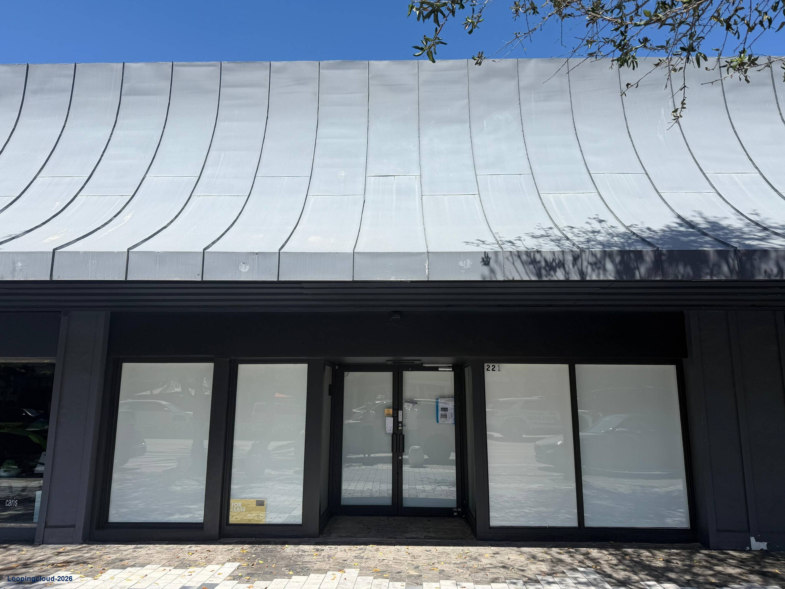 Flagship Retail On Miracle Mile
