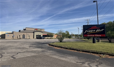 4030 Singleton Pkwy, Memphis, TN 38128 | High-Visibility Retail Corridor