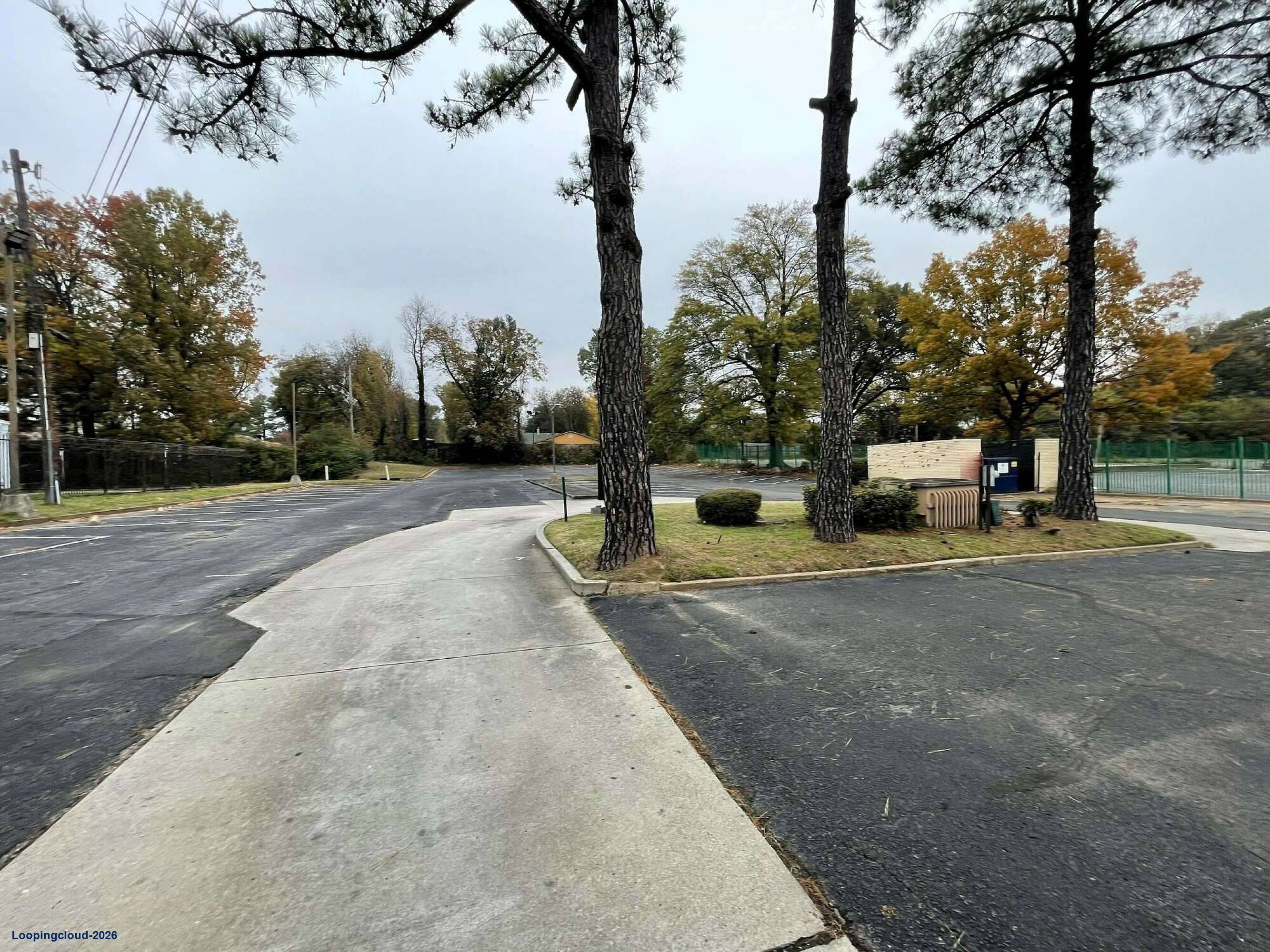 Freestanding Restaurant Opportunity with Drive-Thru | 1352 E Shelby Dr, Memphis