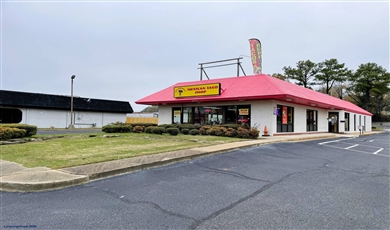 Freestanding Restaurant Opportunity with Drive-Thru | 1352 E Shelby Dr, Memphis