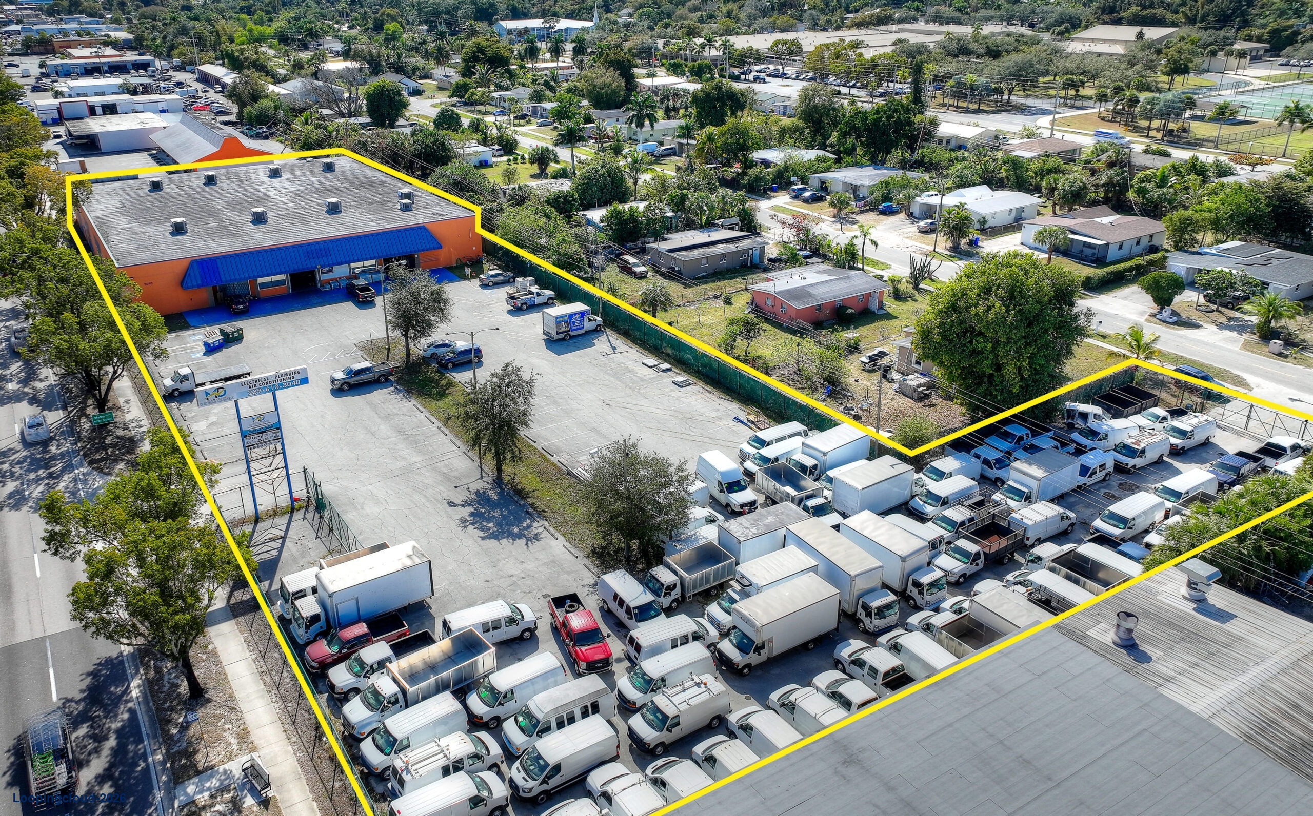 3040 Fowler Street INDUSTRIAL / SHOWROOM FACILITY