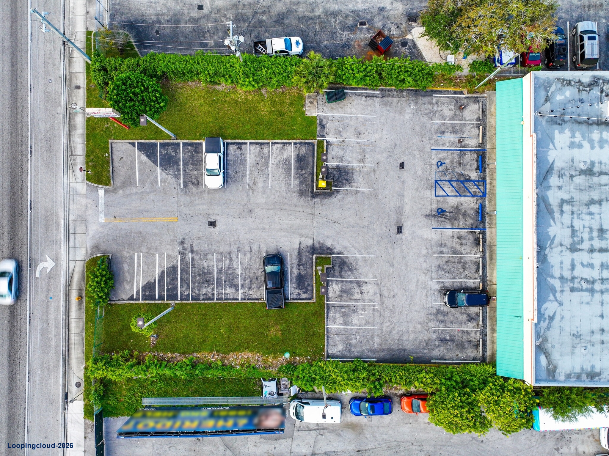 Retail for Lease on 27330 S Dixie Hwy, Miami