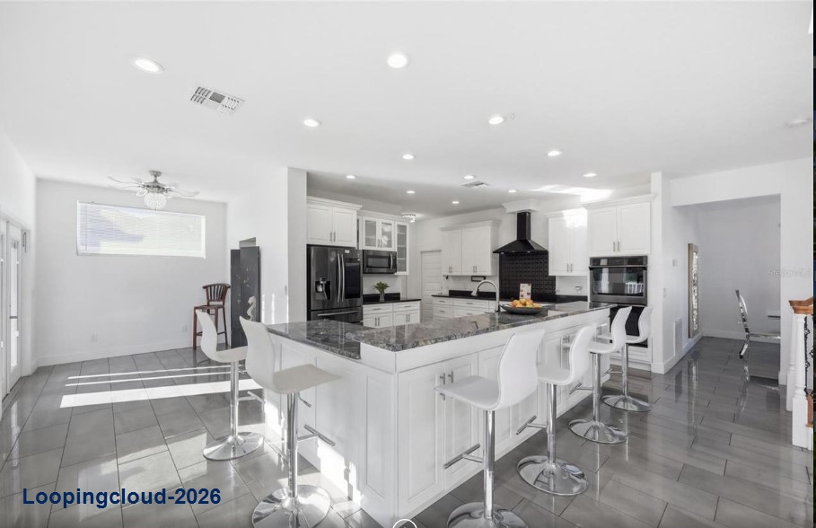 352 RADISSON PLACE, OVIEDO, FL 32765 Neighborhood: BENTLEY COVE