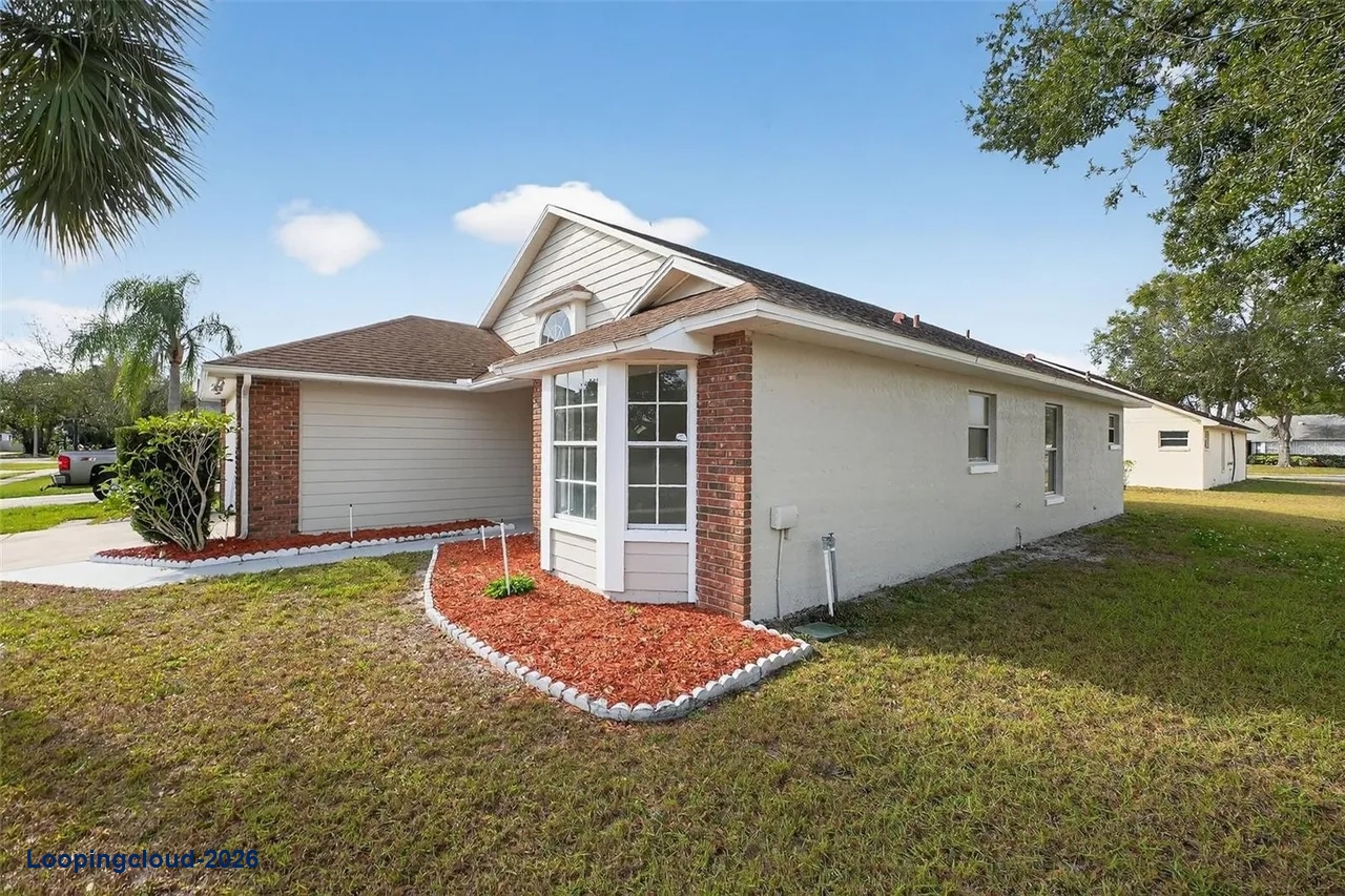 233 S Aberdeen Cir, Sanford, FL 32773