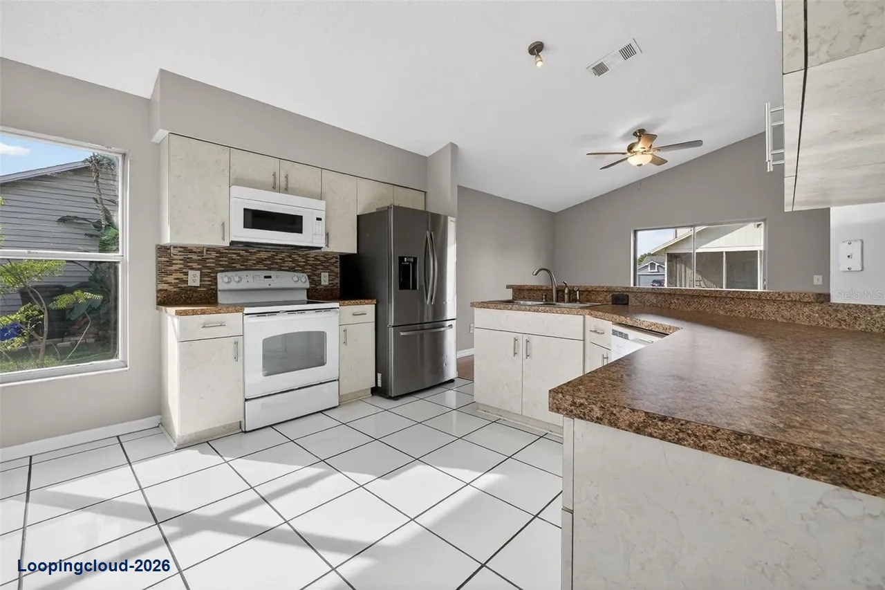 233 S Aberdeen Cir, Sanford, FL 32773