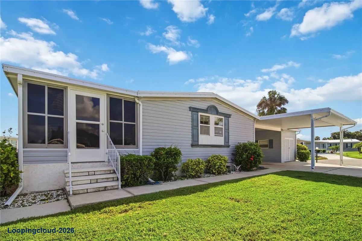 8476 IMPERIAL CIR Palmetto, FL 34221