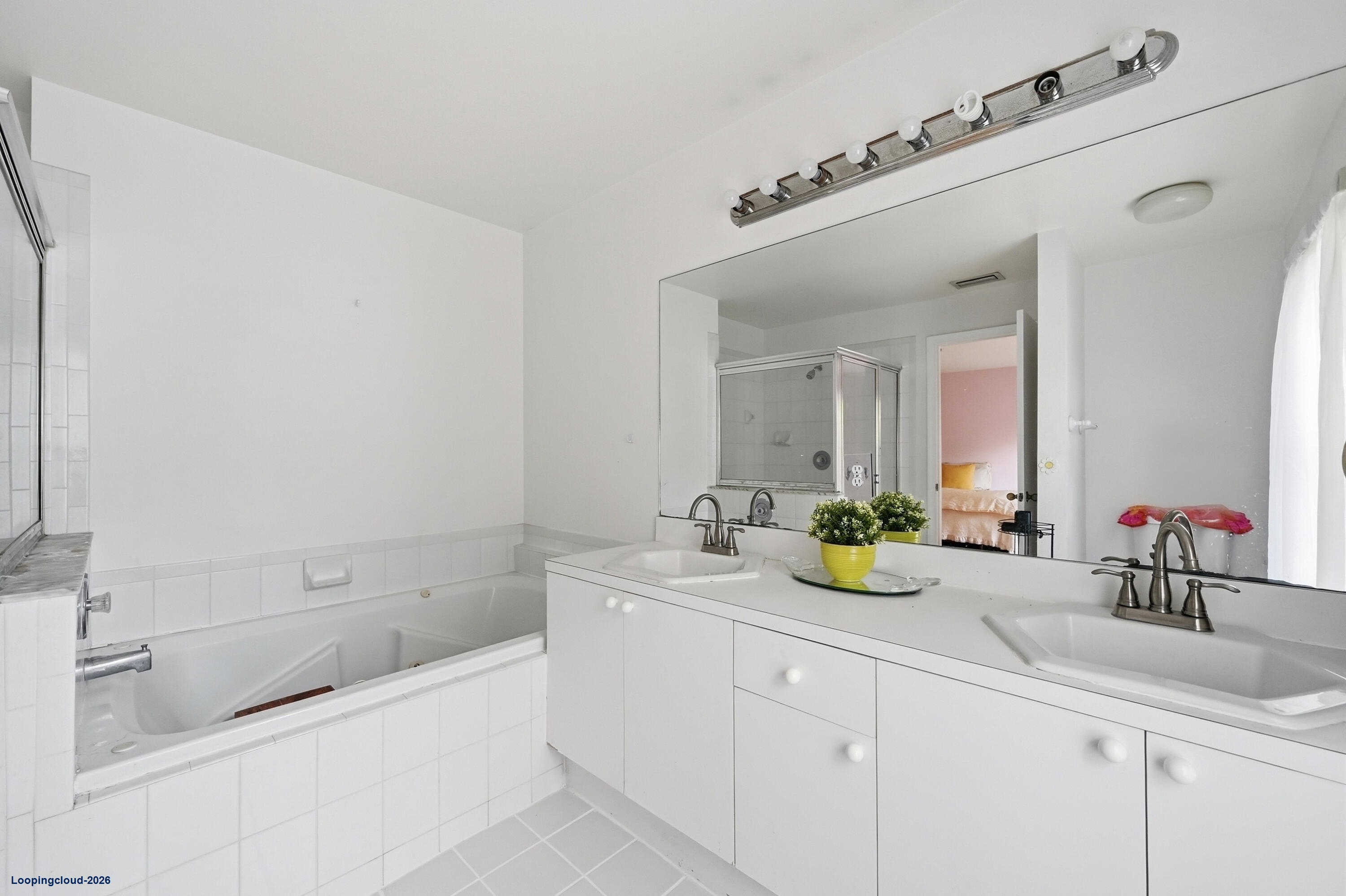 306 NW 115th Way