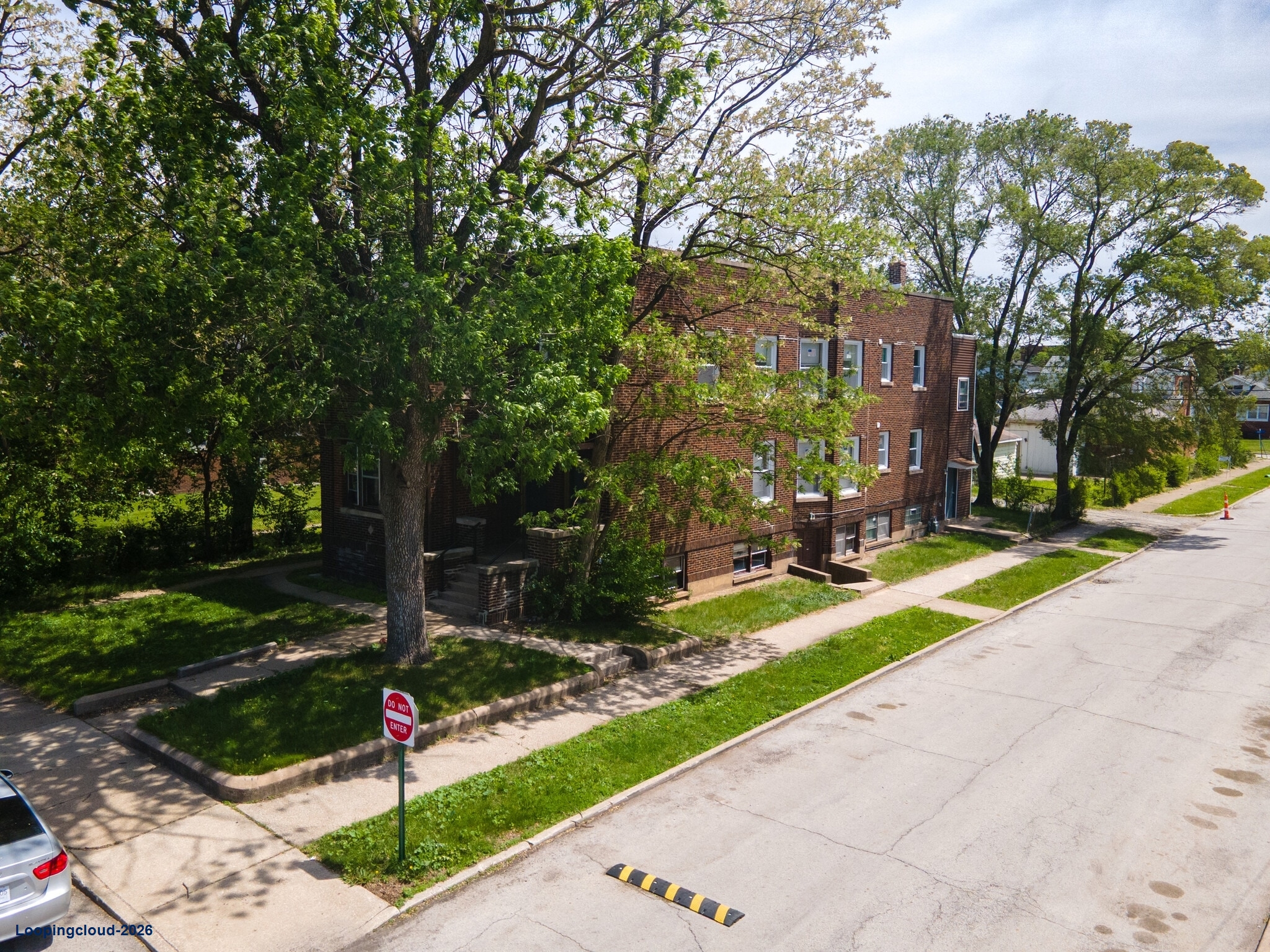 11 157th St 7 Unit Apartment Building$400,000 ($57,143/Unit)9.28% Cap RateCalumet City, IL 60409