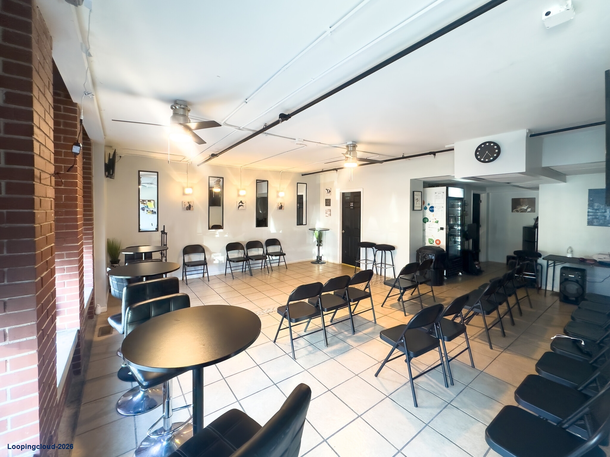 Prime Commercial Opportunity: 900 SF Office/Retail Condo in Bronzeville Offered at $180,000 | Located at 401-417 E Oakwood Blvd (Grand Terrace)