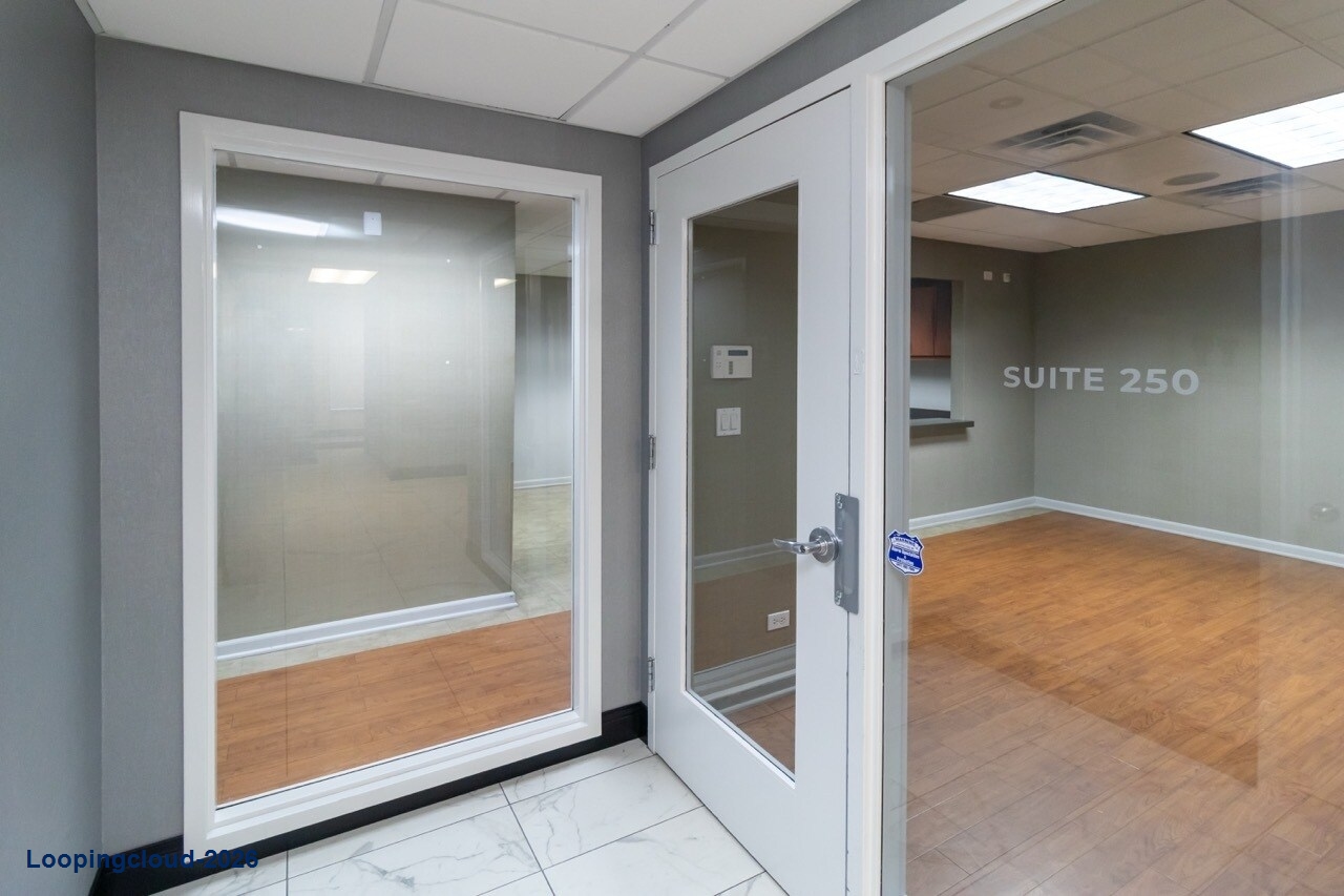 Available Office Space: 2,268 SF at the Fullerton-Ashland Building (2400 N Ashland Ave, Chicago, IL 60614)