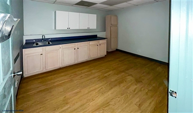 Prime 2,154 SF Medical or Professional Office Suite for Lease in Chicago (60629)