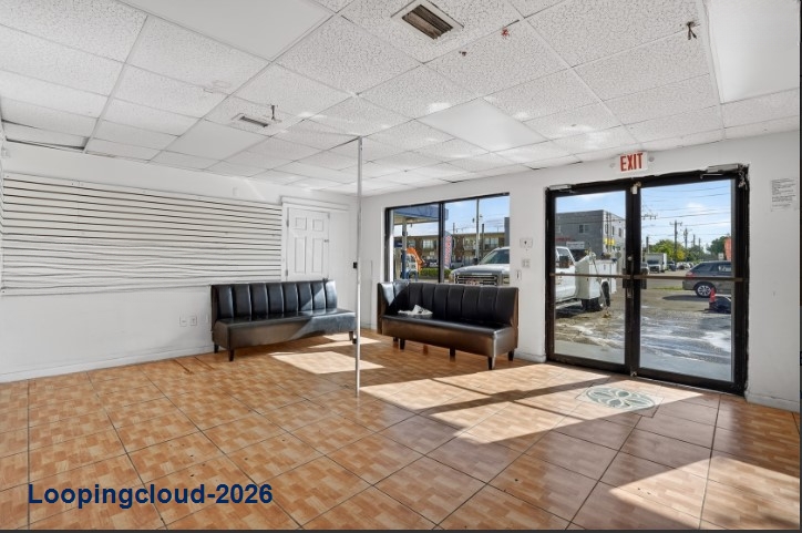 Retail space for lease at 200 SW 57th Ave, Miami