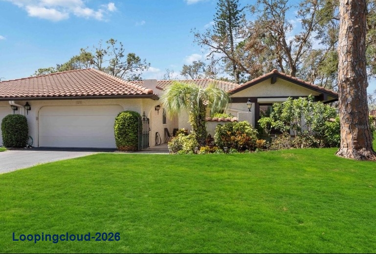 5575 Golf Pointe Drive Sarasota, FL 34243