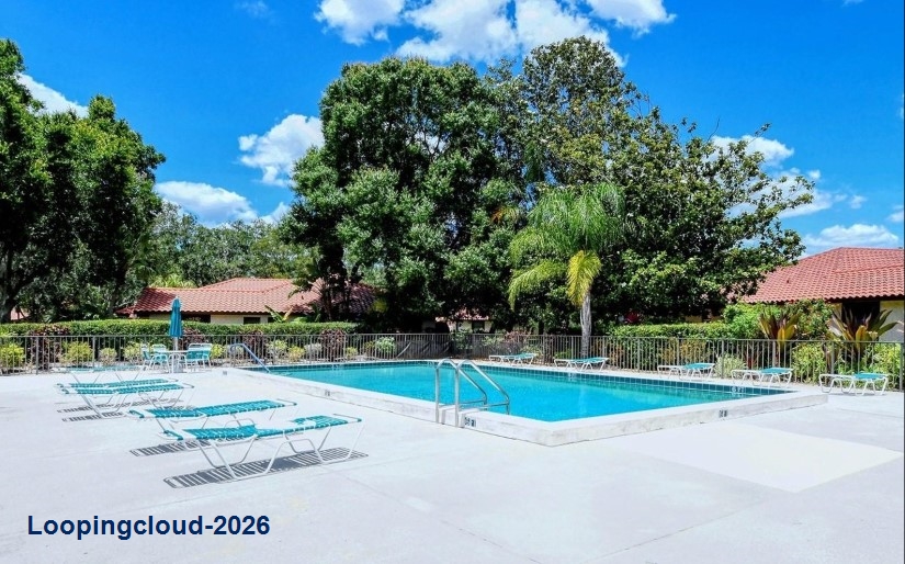 5575 Golf Pointe Drive Sarasota, FL 34243