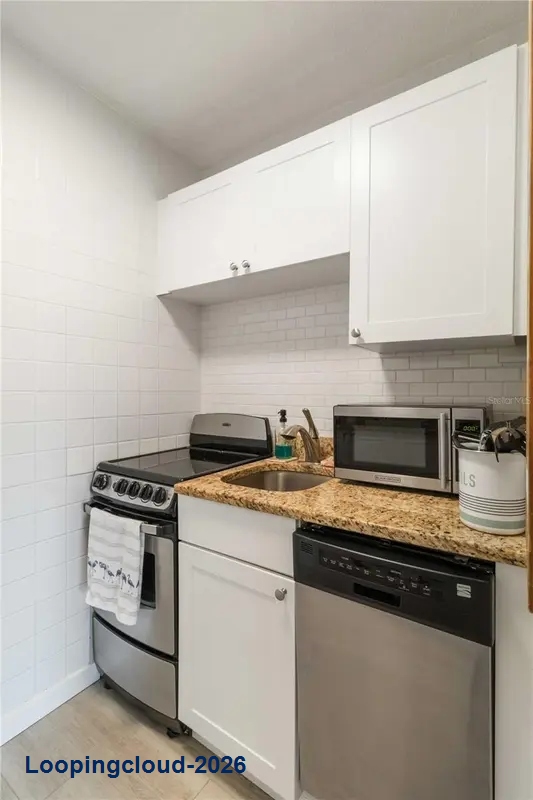 3505 LONGMEADOW #3 Sarasota, FL 34235