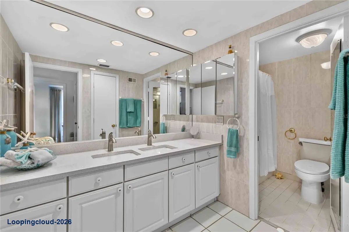 1212 BEN FRANKLIN DR #1205 Sarasota, FL 34236