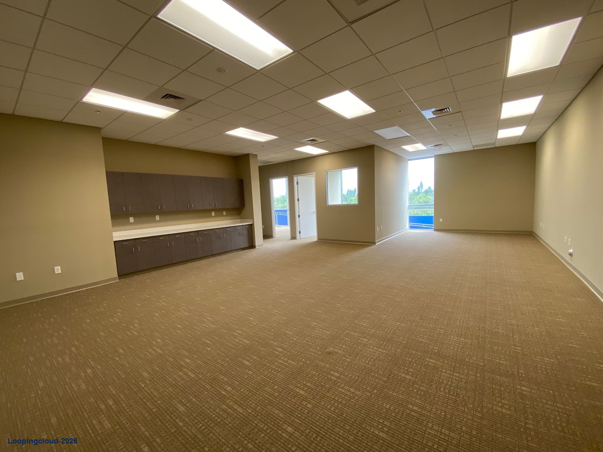 Industrial & Commercial  Warehouses For Lease in CROSSPOINTE COMMERCE CENTER, FL 33018