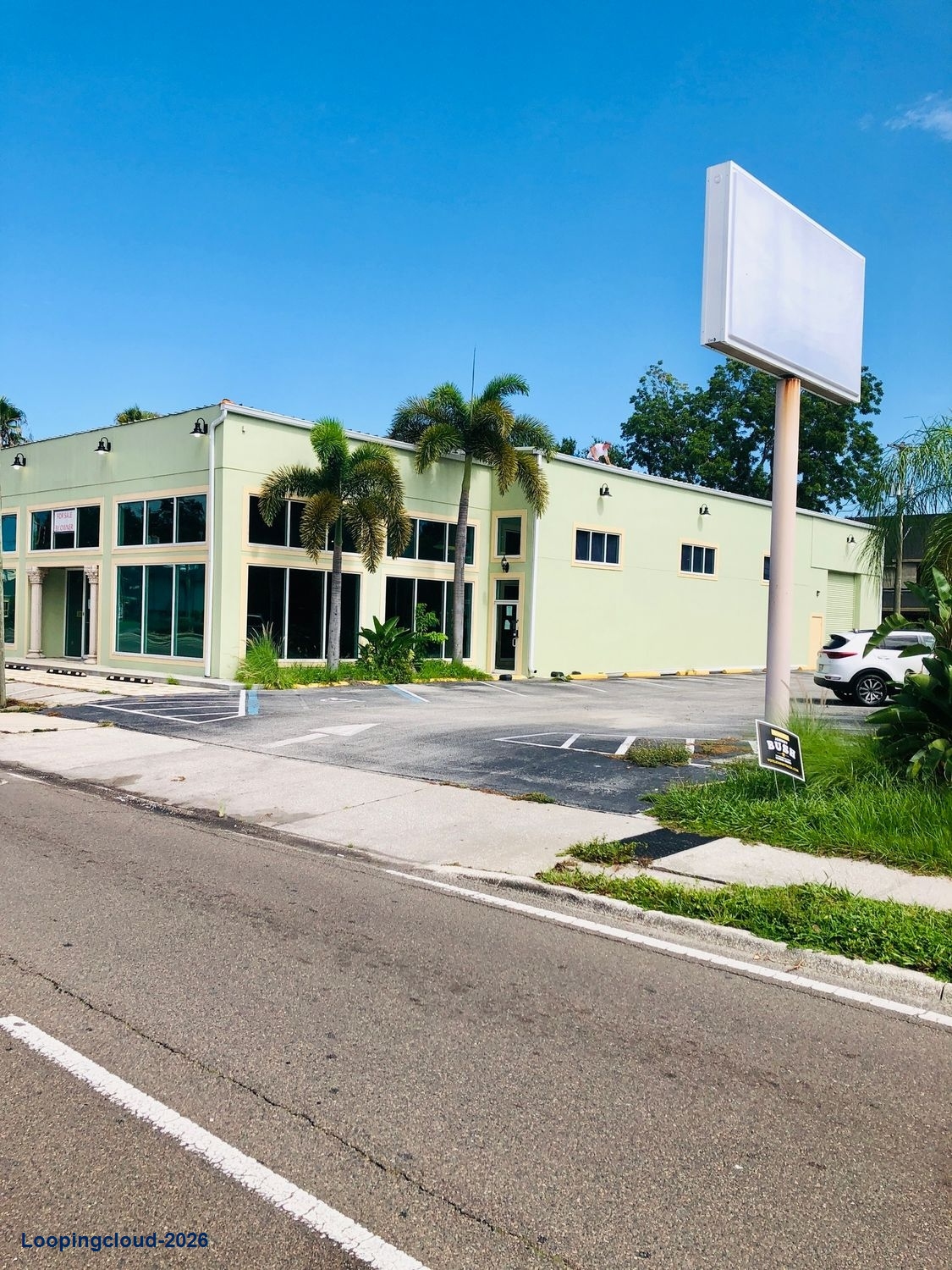 (SELLER FINANCING AVAILABLE!) PRIME SOUTH TAMPA RETAIL BUILDING ON W KENNEDY BLVD. FOR SALE!