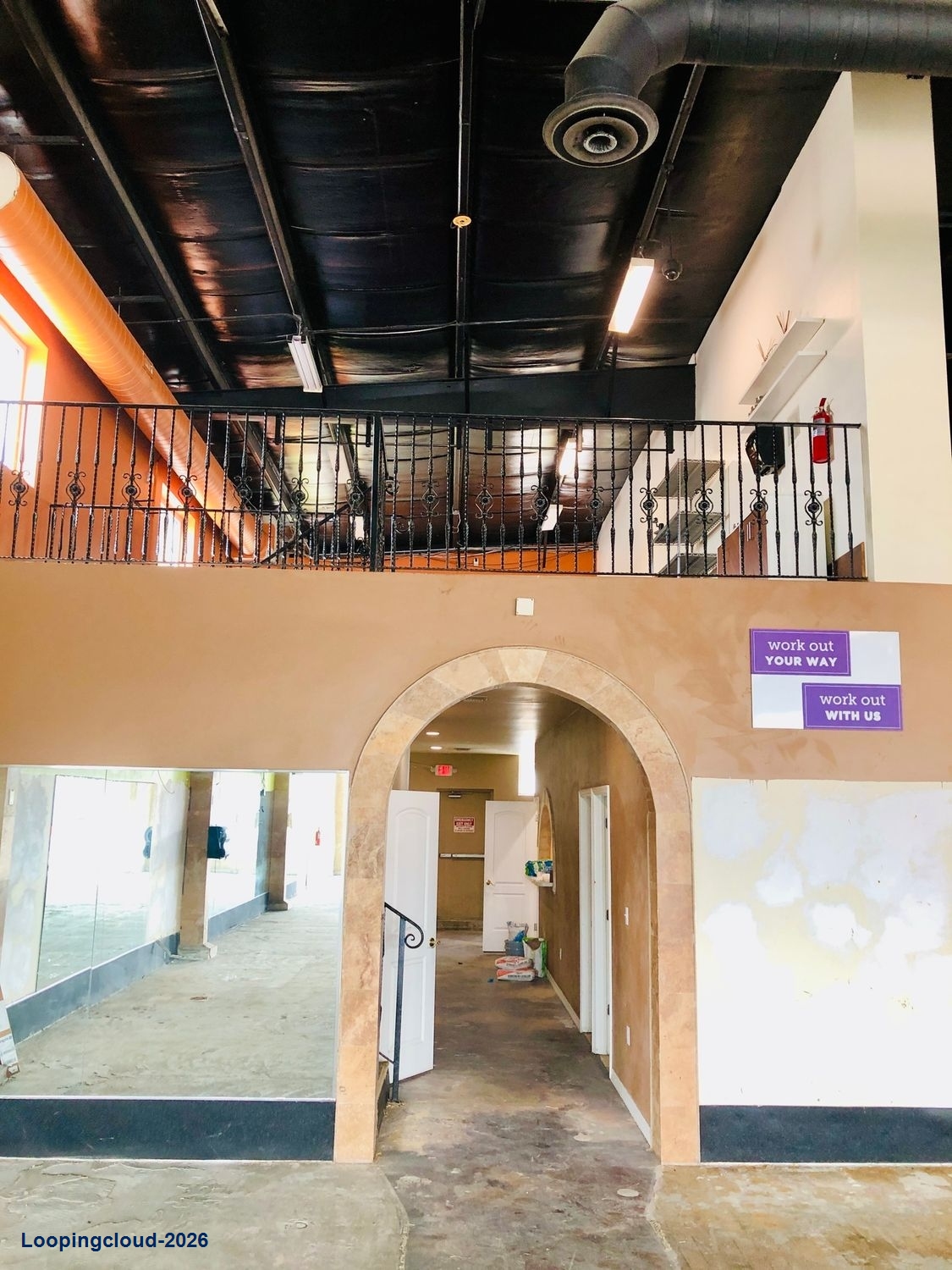 (SELLER FINANCING AVAILABLE!) PRIME SOUTH TAMPA RETAIL BUILDING ON W KENNEDY BLVD. FOR SALE!