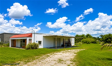 Rare Small-Bay Industrial Property & Secured Yard Space | Fort Pierce, FL