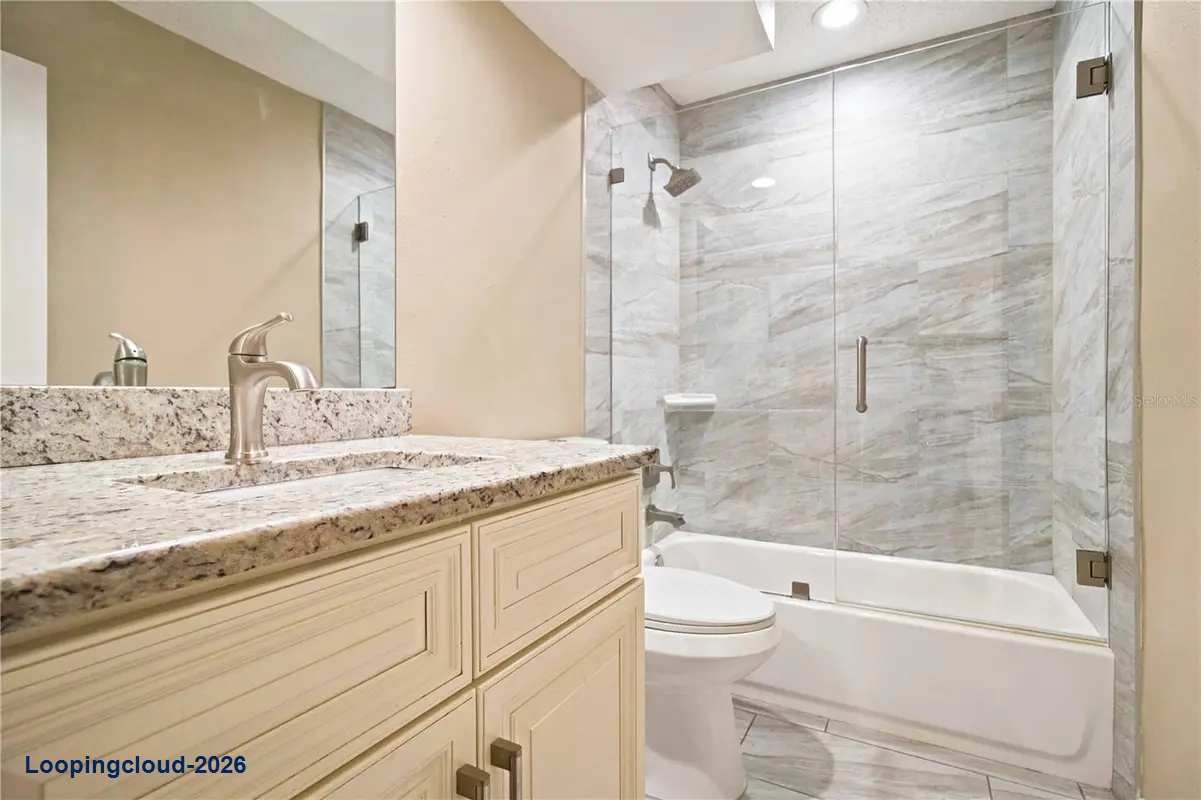 1006 LONGFELLOW CT Sarasota, FL 34243