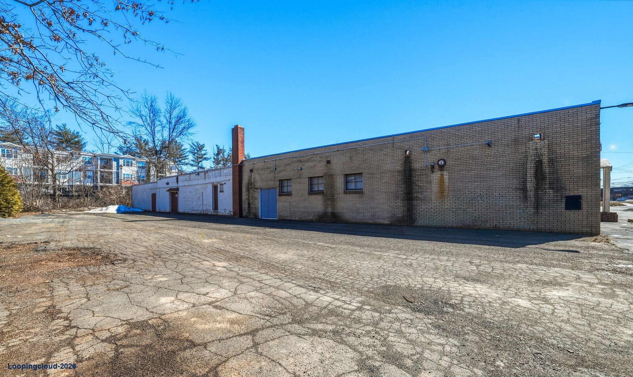 Versatile 35,705 SF Retail & Industrial Warehouse Facility for Sale in Rocky Hill, CT