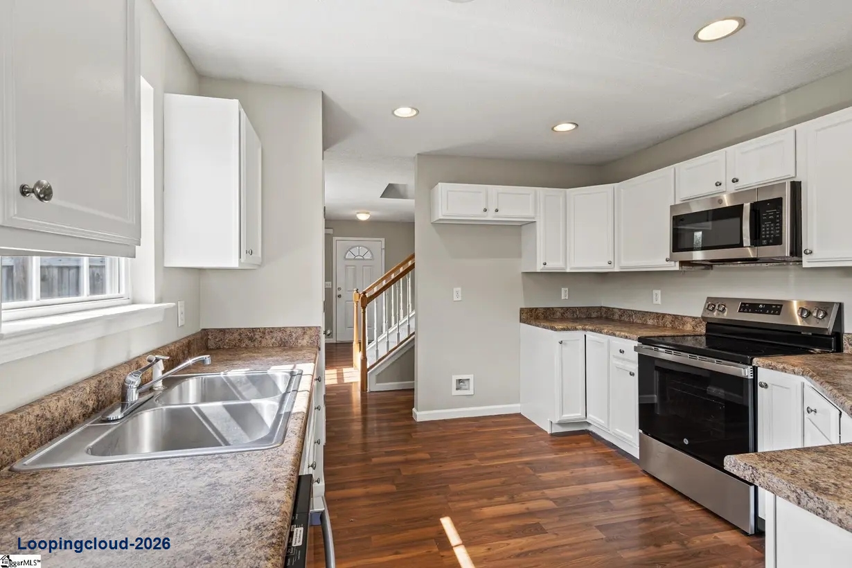 8 Heatherfield Dr, Simpsonville, SC 29680 | Fairview Chase Home