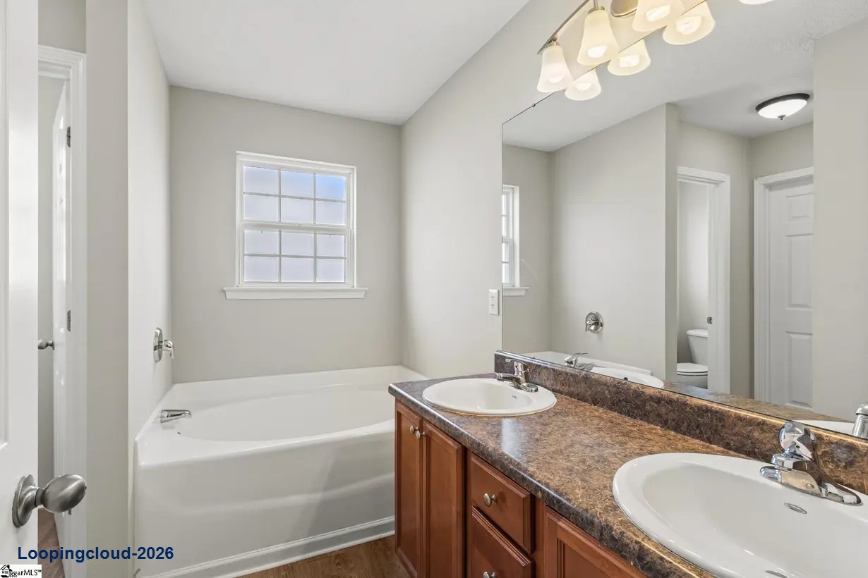 8 Heatherfield Dr, Simpsonville, SC 29680 | Fairview Chase Home