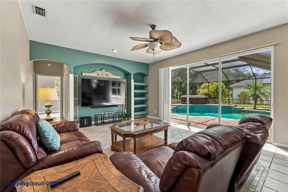 127 MILL RUN E Bradenton, FL 34212