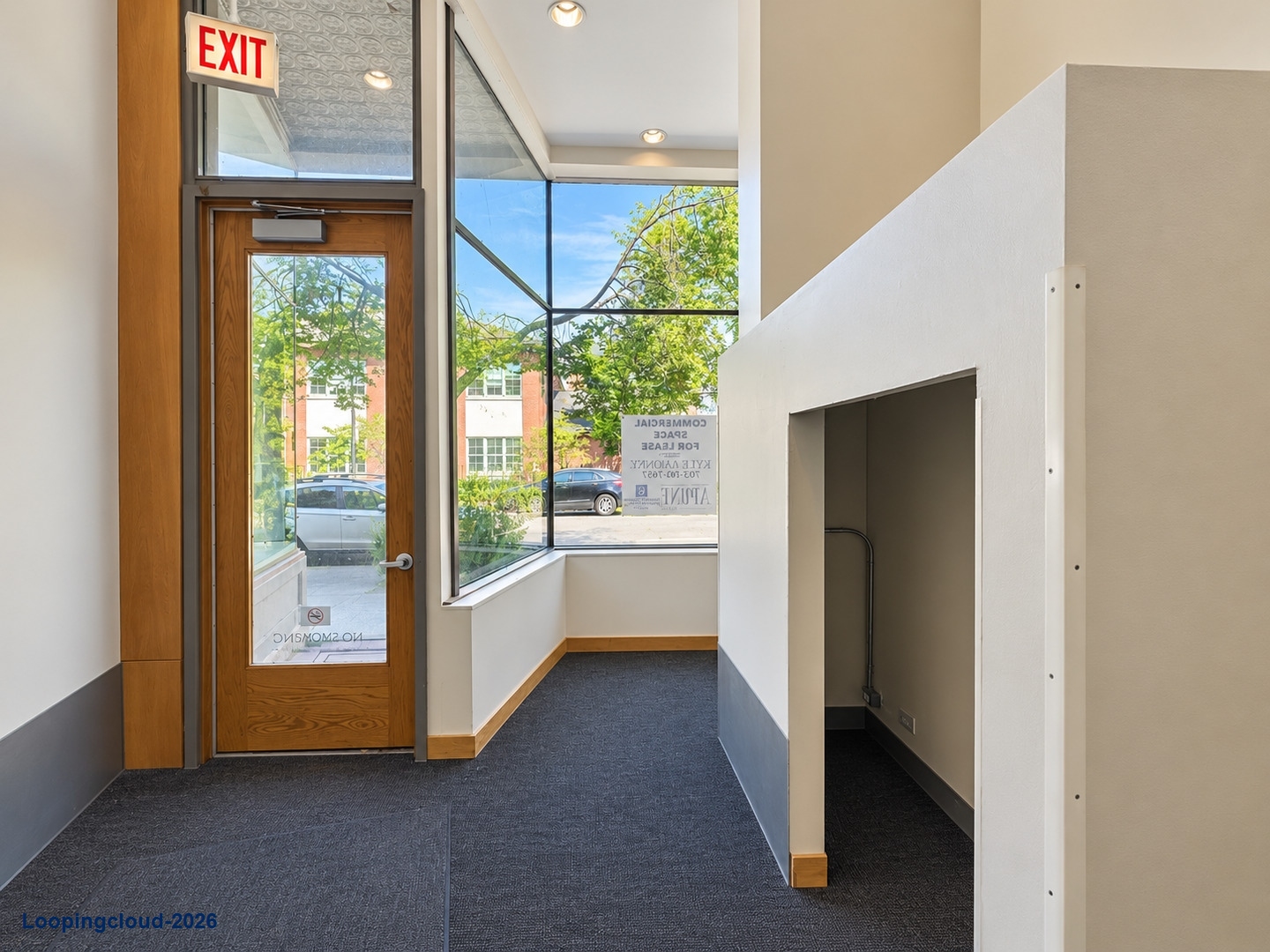 Single-Tenant Office and Retail Space for Lease in Hyde Park, Chicago