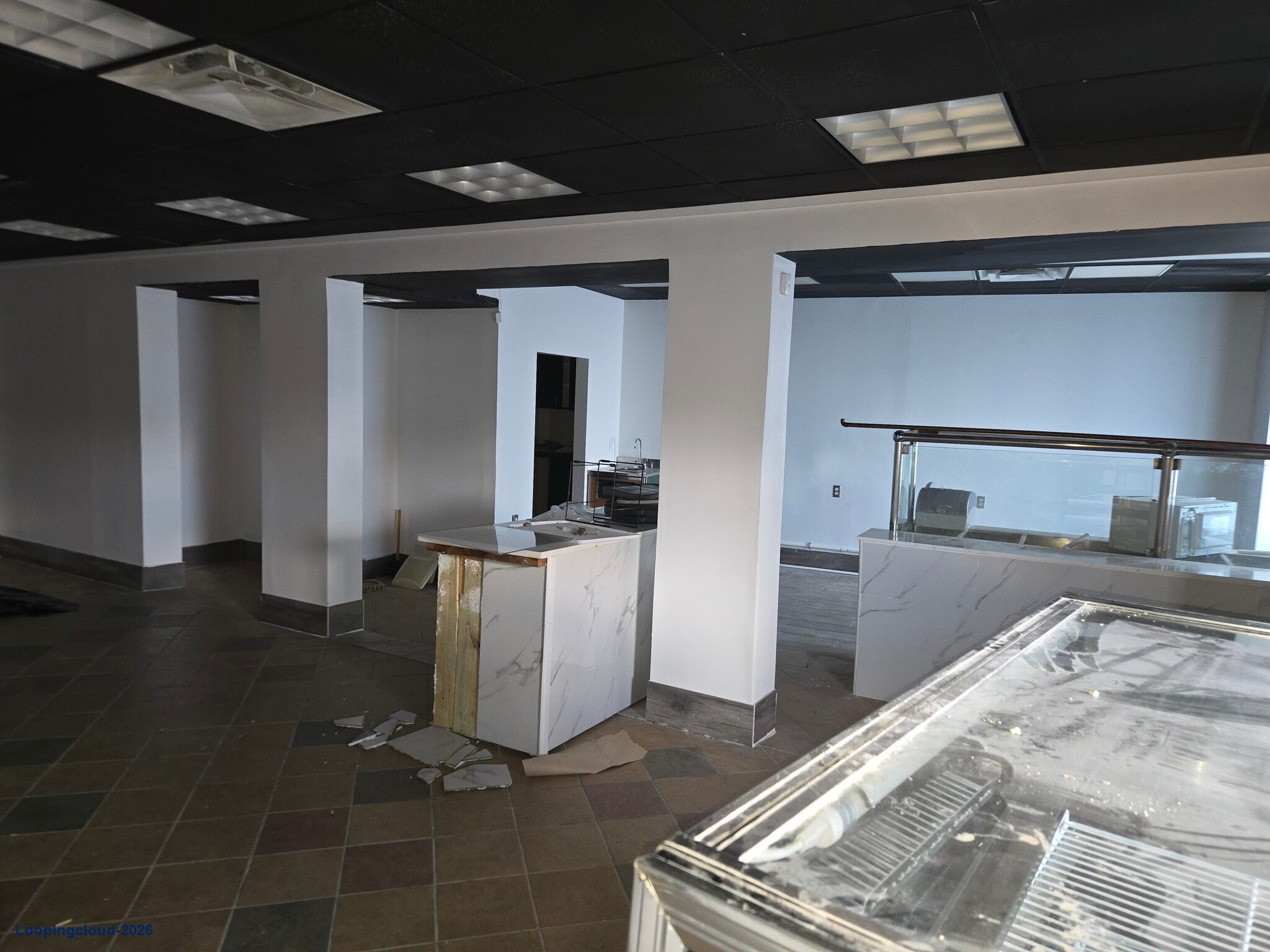 Retail, Service, and Restaurant End-Cap Space for Lease in Florida
