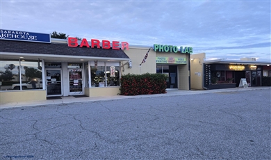 Retail and Commercial Storefront for Lease on Siesta Drive in Florida