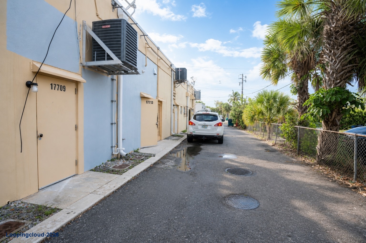 Prime 1,500 SF Retail Space For Lease in Hialeah / Palm Springs North ($30/SF NNN)