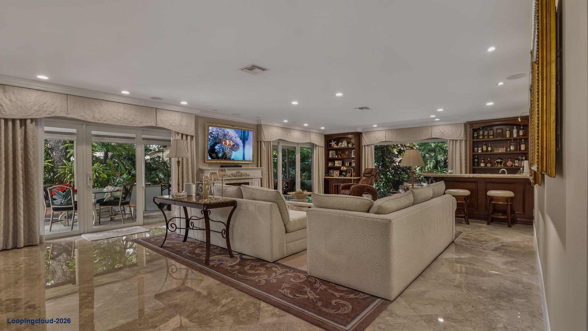 3745 OAKS CLUBHOUSE Drive V-8