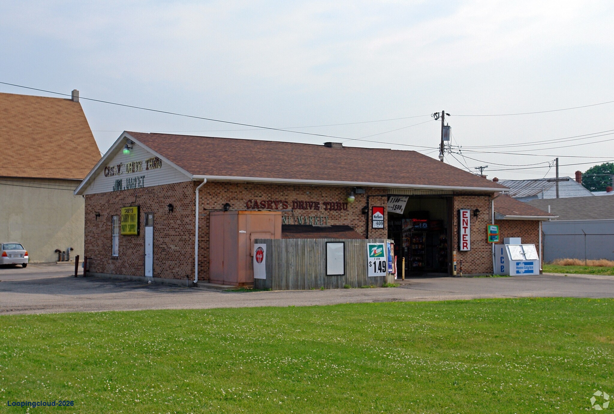 C-Store & Drive-Thru Property For Sale in Fairborn, OH | 124 N 1st St ($229,000)