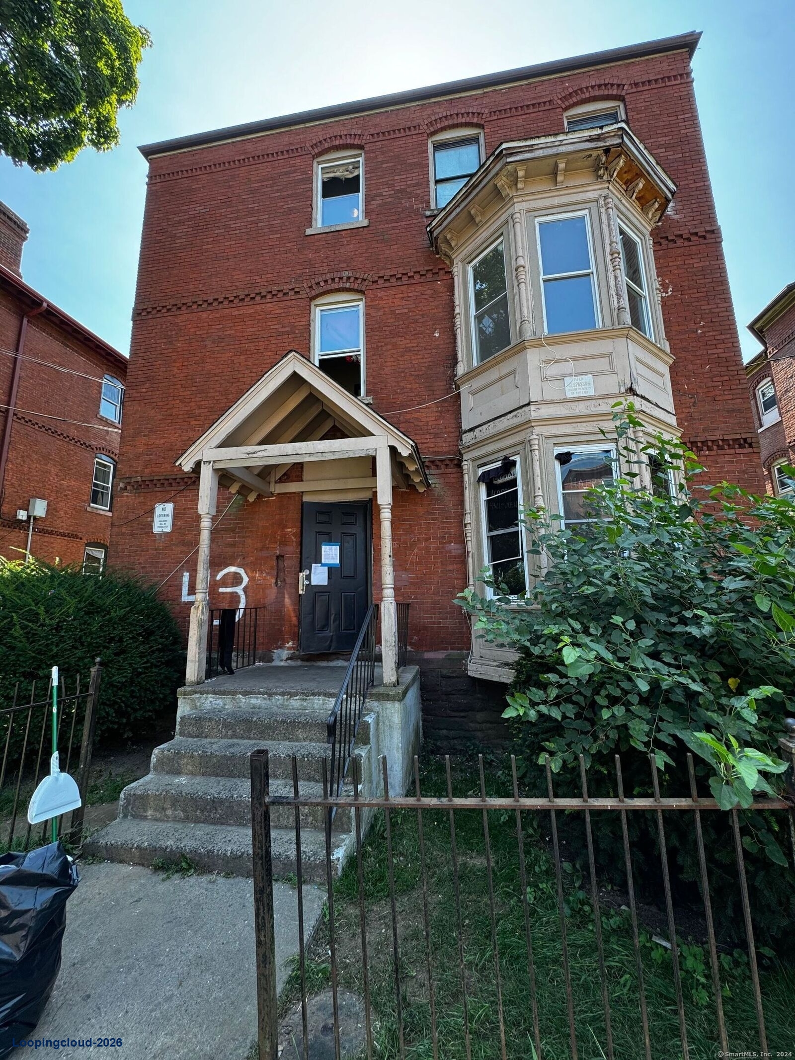 43 Seyms St #2, Hartford CT | 4-Bed Apartment For Rent