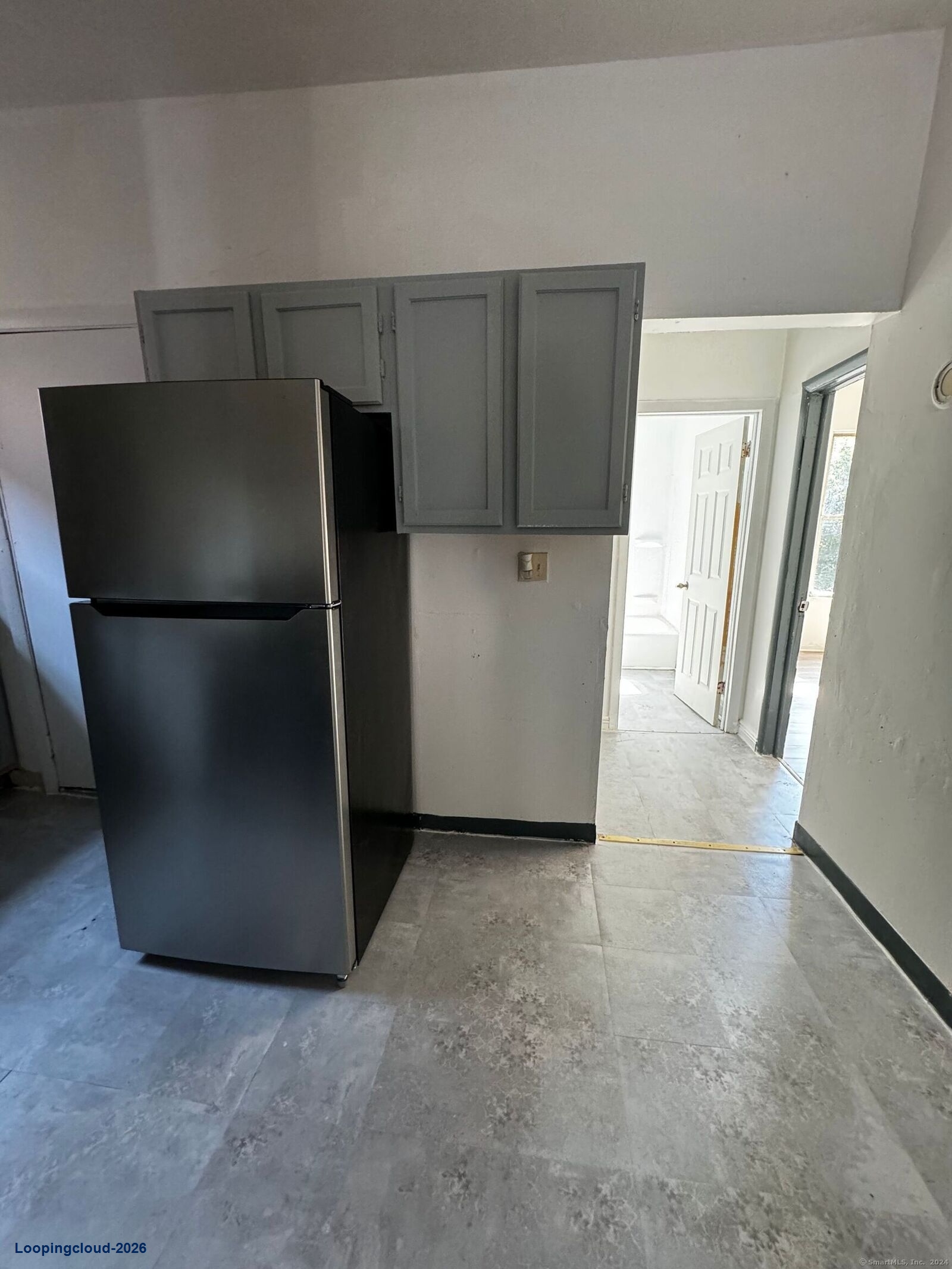 43 Seyms St #2, Hartford CT | 4-Bed Apartment For Rent