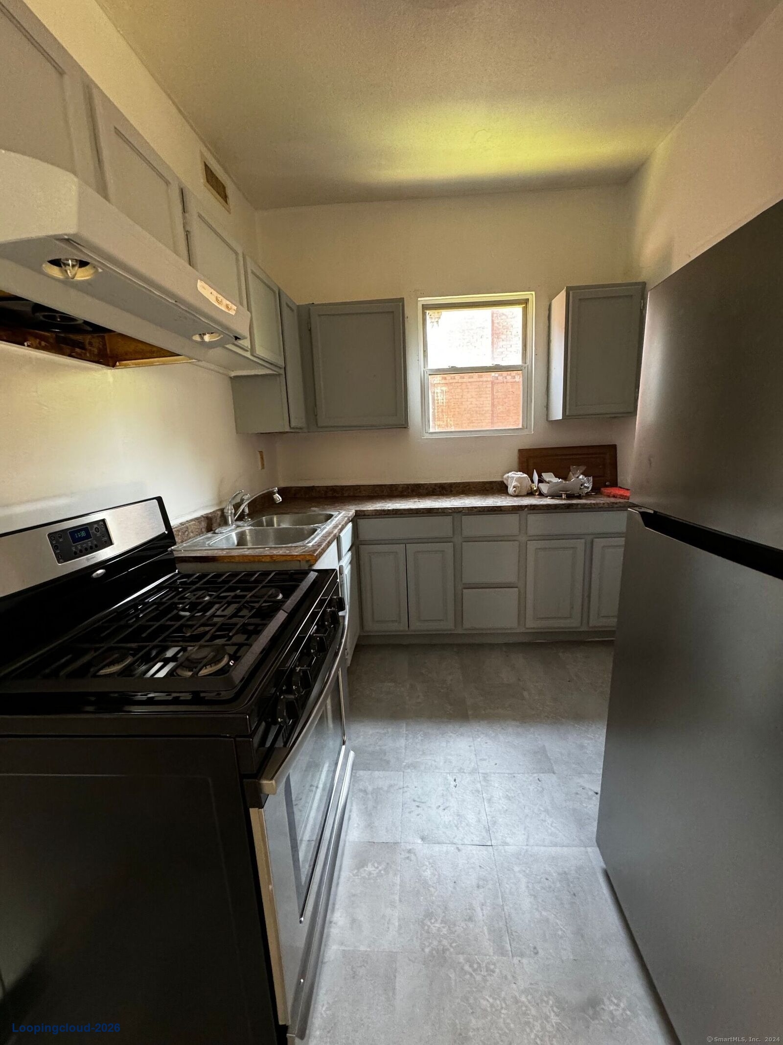 43 Seyms St #2, Hartford CT | 4-Bed Apartment For Rent