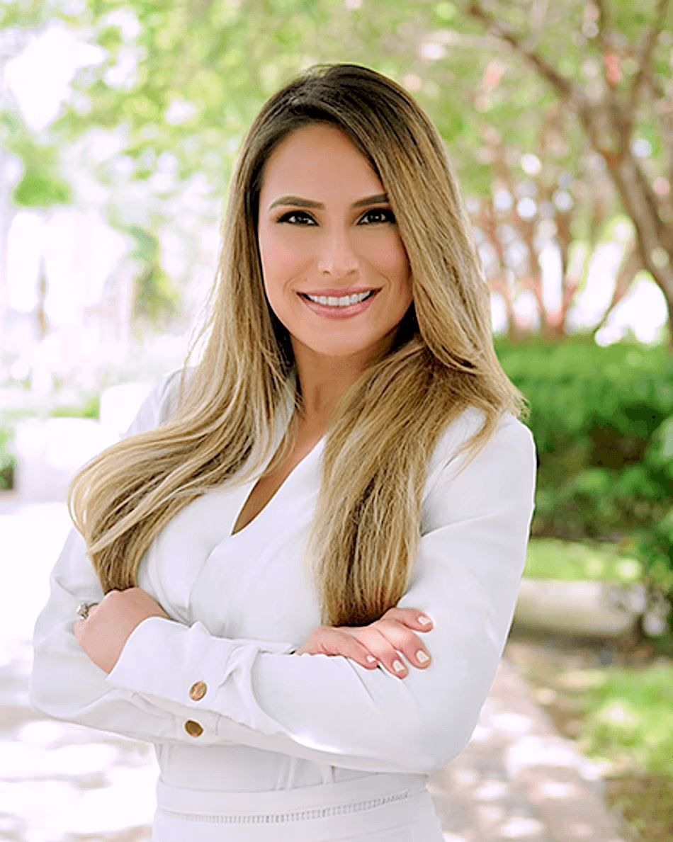 Andrea Viana - Broker/Agent 1250 S Bayshore Drive Suite 101  Miami 33133 Florida | loopingcloud.com