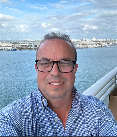 Jorge Gonzalez - Broker/Agent 5830 SW 73rd ST  South Miami 33143 Florida | loopingcloud.com